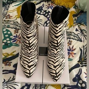 Dolce Vita NIB leather + suede zebra print ankle booties size 9 style = “Coltyn”